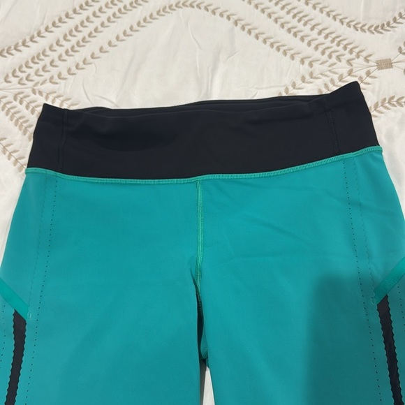 Lululemon Smooth Stride Crop Leggings - Picture 5 of 12
